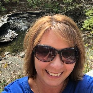 Meet your Posher, Selena